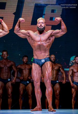 CLASSIC PHYSIQUE НОВИЧКИ